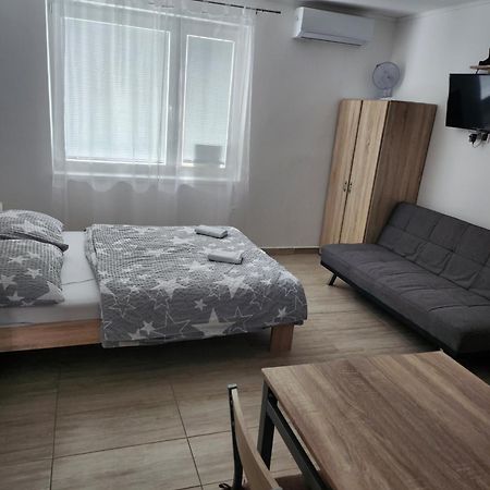 Apartmany Roland Velky Meder Exterior photo