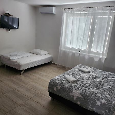 Apartmany Roland Velky Meder Exterior photo